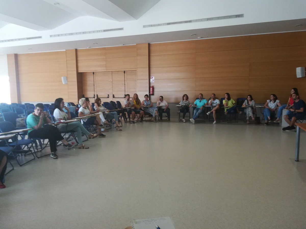 cole_sagrada's tweet photo. Segundo día de formación en #inteligenciaemocional con @ReparandoAlas aprendiendo sobre emociones y cómo mejorar con ello nuestro trabajo en el aula 😄 😍 @D9educacion @puri310868 @nandis_ma @RuizCliment @SevalMajo @MaAlicia12 @mjcanetgadea74 @AngelSAFAM @ClariCristina @neuetes6 https://t.co/877Uu8sjWz