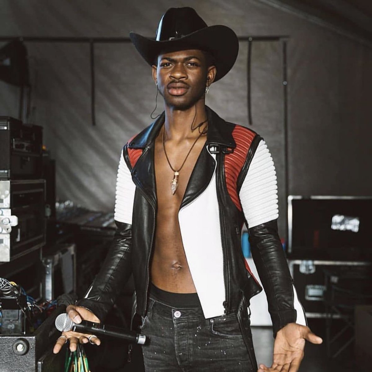 LilNasX's tweet image. lmfaooooo