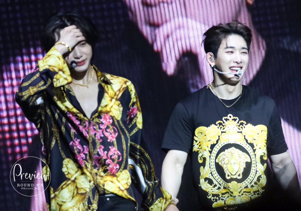 Round_WH's tweet image. guys are so close❣️ 190703 WE ARE HERE  in Amsterdam #MONSTA_X #원호 #WONHO #ウォノ #몬스타엑스 @OfficialMonstaX