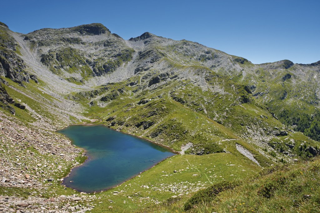 MySwitzerland_d's tweet photo. #Tipp: #Abkühlung inklusive #Berpanorama – das sind unsere idyllischen Schweizer #Bergseen: https://t.co/5sHfQHA54j https://t.co/XRYb3VBep0