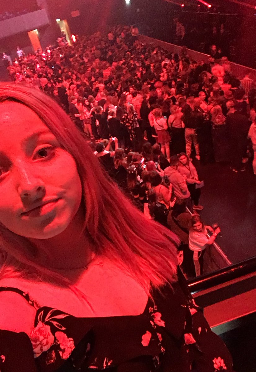 armyelies's tweet photo. @randomstffs @OfficialMonstaX #monstaxamsterdam https://t.co/H6YXO4Y3Tu