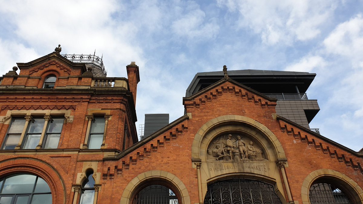 #Manchester oggi mi è sembrata ancora più bella di sempre. Omaggia la letteratura inglese in molti luoghi e si racconta attraverso gli edifici di epoca vittoriana. Altro che città grigia come molti la pensano  #Itravelforculture