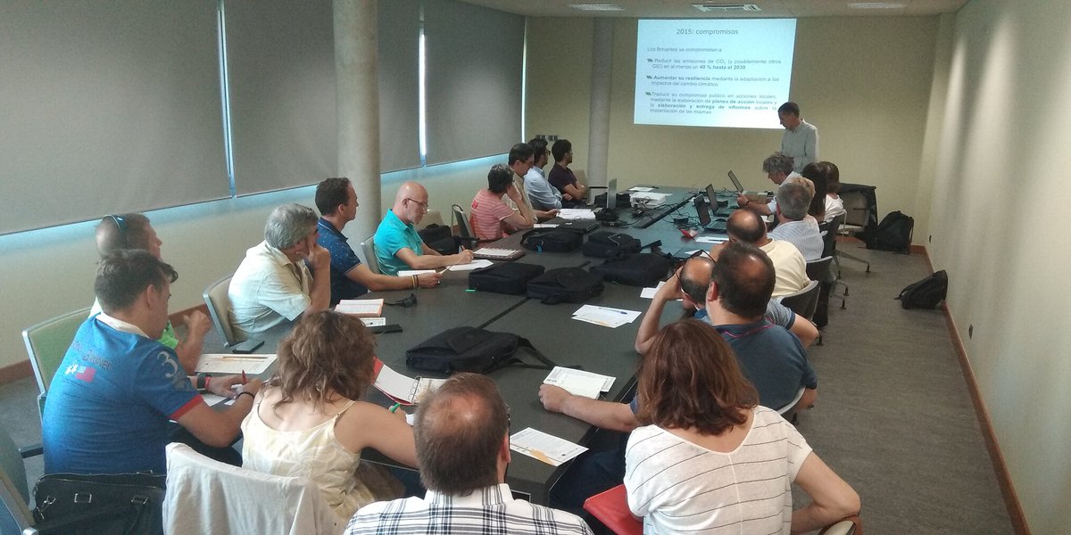 Taller en #Estella-#Lizarra de las entidades firmantes del #PactodeAlcaldías -  #Compromisos por el #clima y la #energia 
@tederural y #lursarea - Gobierno de Navarra