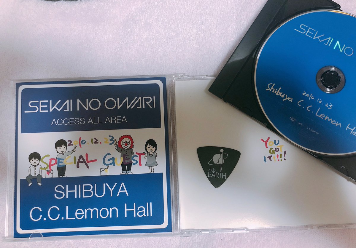 セカオワのSHIBUYA C.C.Lemon Hall中古で購入したけど、ピック入ってた