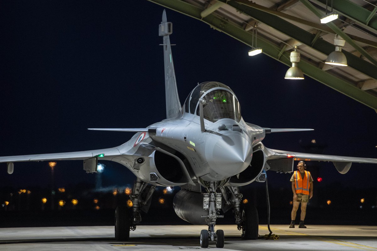 Agence_ID's tweet photo. "Offrir les meilleures technologies pour s'emparer du ciel avec sérénité", @echiva. Plus de 15 entreprises ont découvert ce matin l'appel à projets MCO Aéronautique à l'#innovationdefenselab➡️une volonté de l'@Armee_de_lair et de la #DMAE d'obtenir des résultats rapides. 👇 https://t.co/NR54m2AC7m