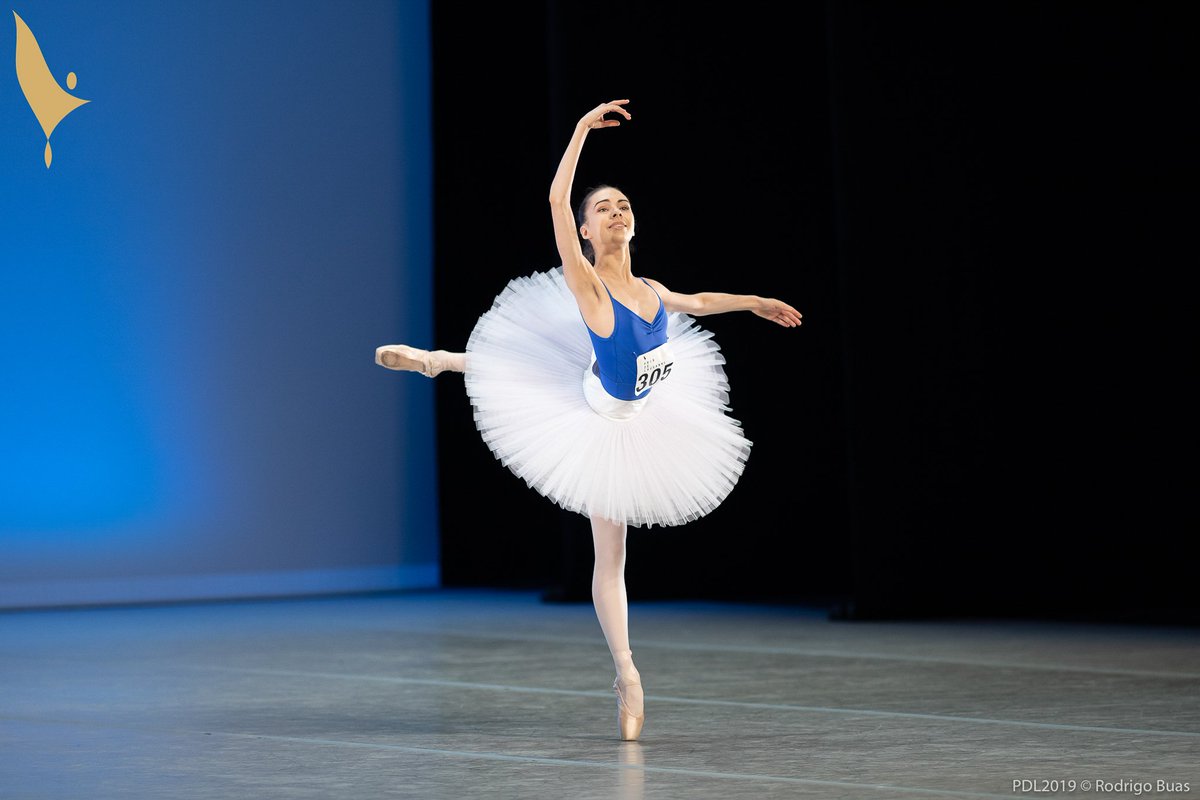 PrixdeLausanne's tweet photo. 🐝 [SUMMER INTENSIVE] The 1st summer intensive, european preselection for the #PrixdeLausanne2020, will start in a few days (Monday July 8th) in @MyLausanne ! Stay tuned on our Instagram account for the events of the week✌️ https://t.co/62NZJUDWlM