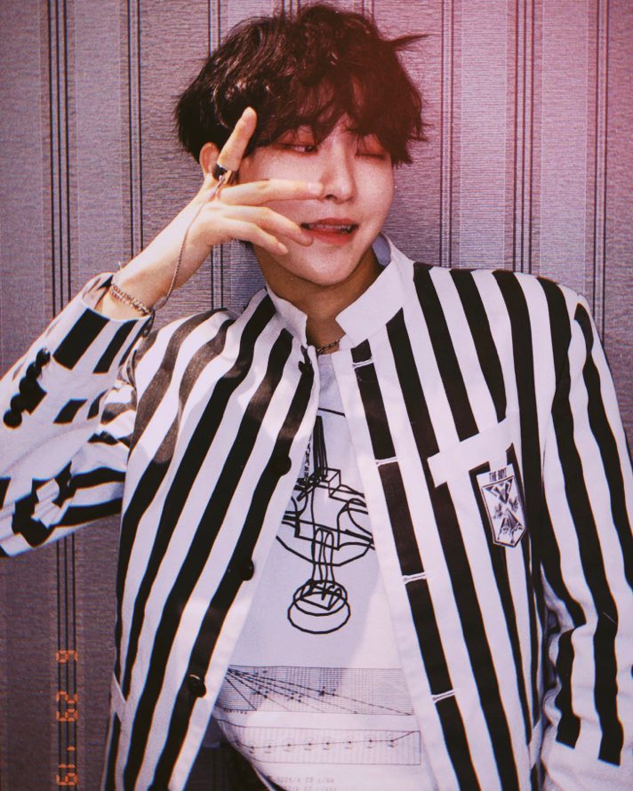WE_THE_BOYZ's tweet photo. #활 THE CASTLE IS LoCKed
              Peace✌🏻 https://t.co/8urmOJciTQ