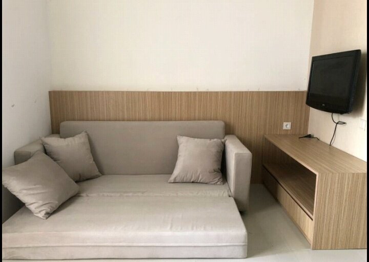 8. Mera Cafe & Homestay. Tulisannya sih cukup untuk 6 orang. Harganya $49(686k) per malam https://abnb.me/CgPeIyiX2X 