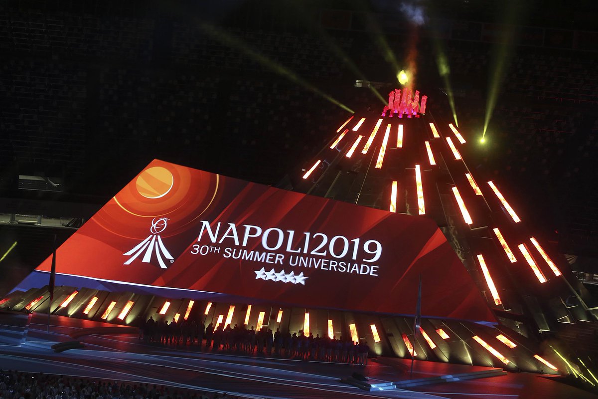 VincenzoDeLuca's tweet photo. Cerimonia di inaugurazione della @Napoli2019_ita Summer Universiade: dovevamo rappresentare l’immagine dell’Italia nel mondo. Napoli e la Campania sono state all’altezza di questo compito. Siamo davvero orgogliosi. 
#ToBeUnique https://t.co/aZ6ZYCGWIE