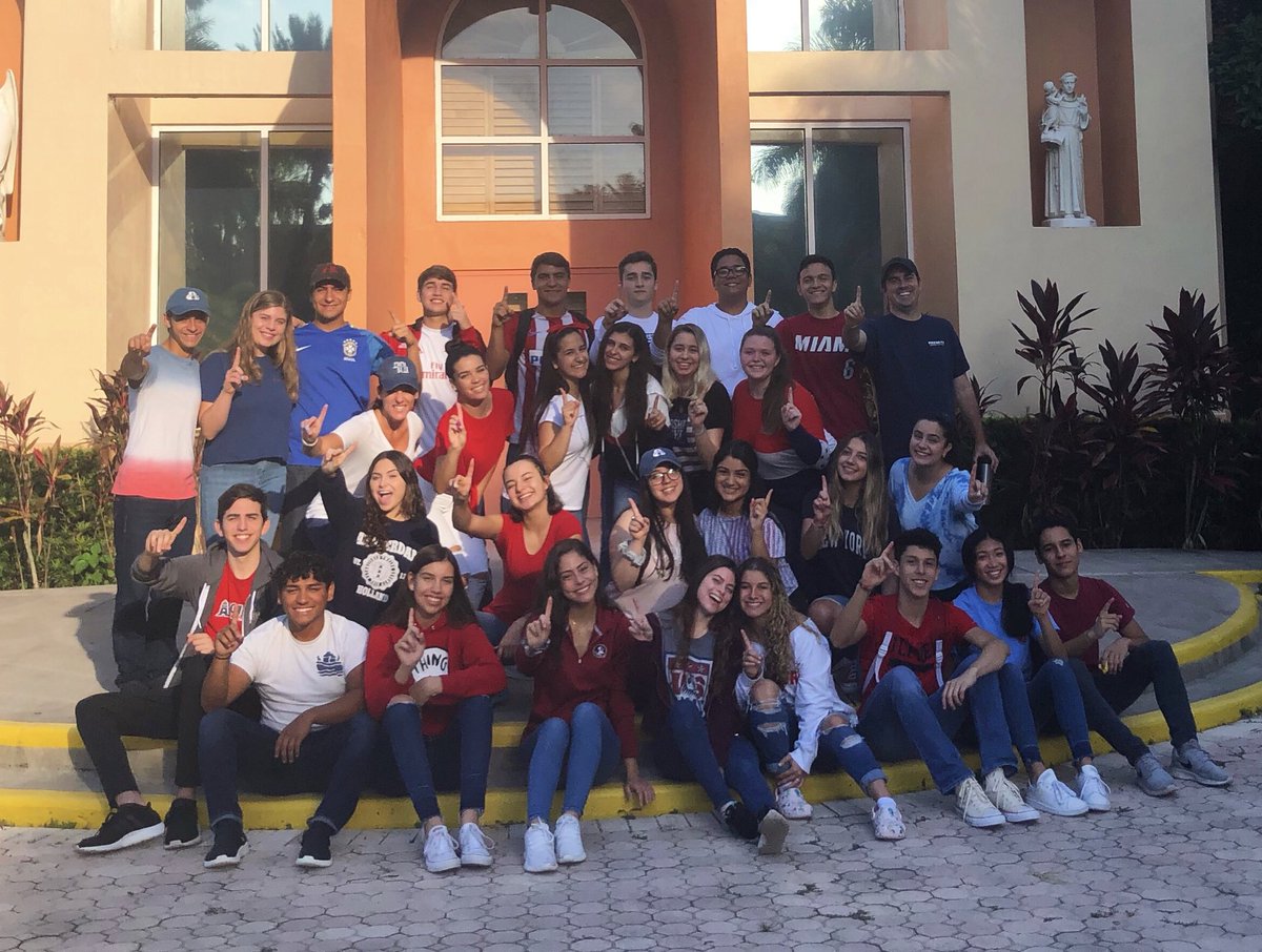 SeniorPeerMin's tweet photo. wishing everyone a happy and safe 4th of July, from our family to yours! 🤩🇺🇸🌭 https://t.co/q5p2eoIK9h