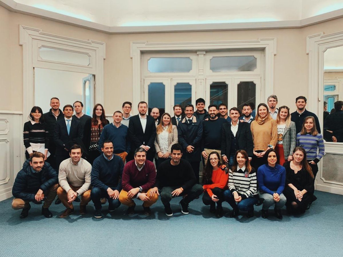 #BuenJueves <a href="/lhromagnoli/">Lucas Romagnoli</a> representándonos por <a href="/UICba/">Unión Industrial de Córdoba</a> y <a href="/ClusterCba/">Córdoba Cluster</a> en #JuntaJoven. Se reunieron con <a href="/zinfederico/">Federico Zin</a> y <a href="/damiantestori/">Damian Testori</a> para debatir sobre la actualidad del sector y financiamiento en las pymes. Luego, con <a href="/MarcoLavagna/">Marco Lavagna</a> y <a href="/slospennato/">Silvia Lospennato</a> compartiendo agenda parlamentaria.