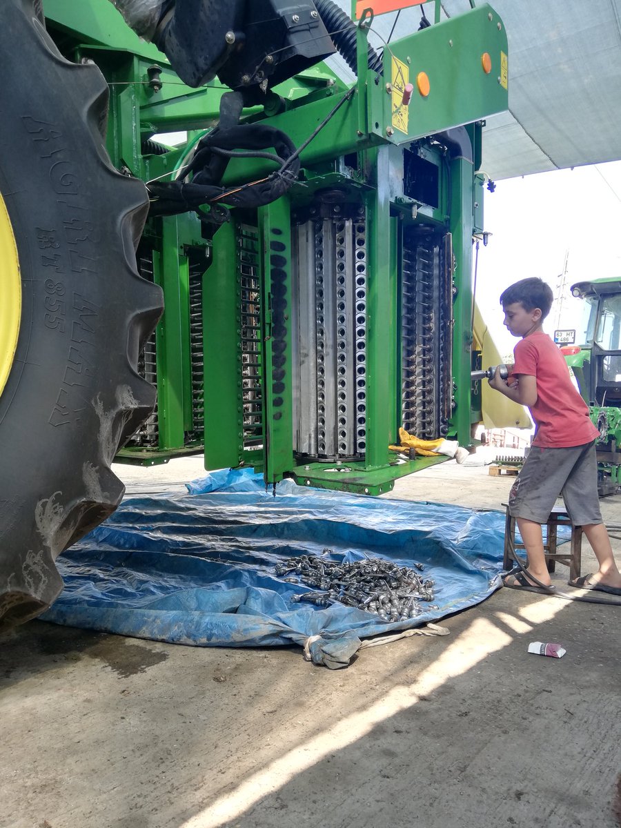 osi_samican's tweet photo. #johndeere #johndeere #trjohndeere #işler #maşşallah #Persembe #bakım #onarım #COTTON #cottonmachine https://t.co/HU7rUH9FAM