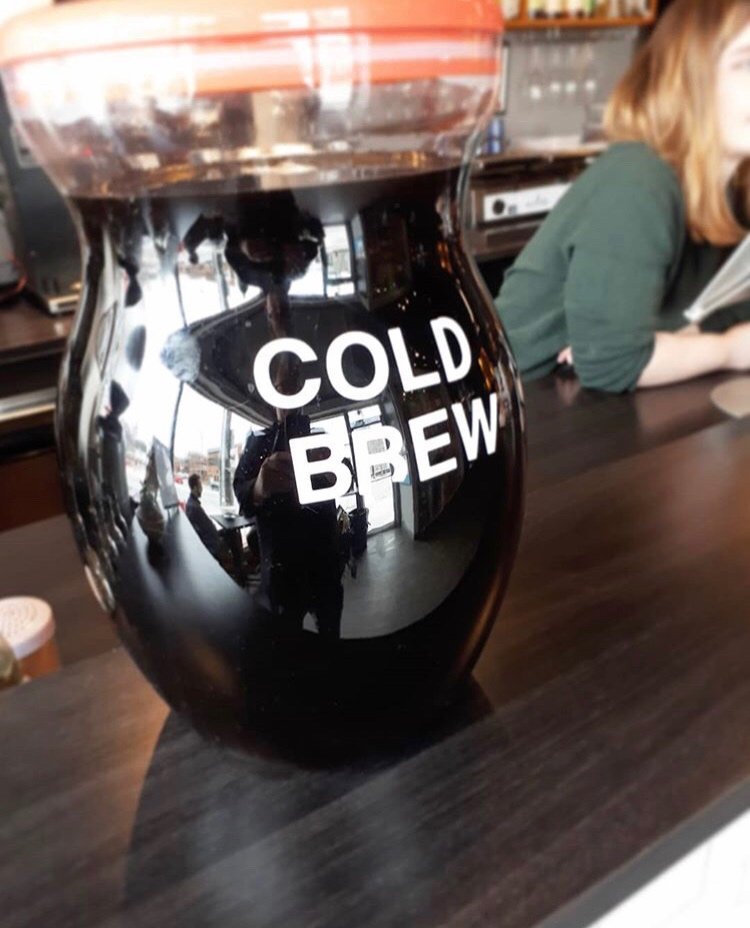 QueenStFare's tweet photo. Feeling the heat🔥 but still need the caffeine☕️?
Have that coffee over ice from Bar Robo
#ExperienceQueenStFare #ottawacafe #613 #coffeetime #thingstodoinottawa #ottawafoodhall #springinottawa #ottawaevents #downtownottawa https://t.co/JG62eQcFjx