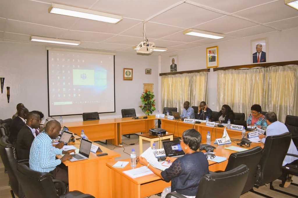 Strategy session with #AMRH partners at the <a href="/ooaswaho/">WAHO | OOAS</a> HQ on the implementation of #WestAfrican Medicines Regulatory Harmonization #WAMRH initiative on 1st July, 2019. 
_
The outcomes was the improvement on the implementation status of the joint dossier evaluation process. #WAHO