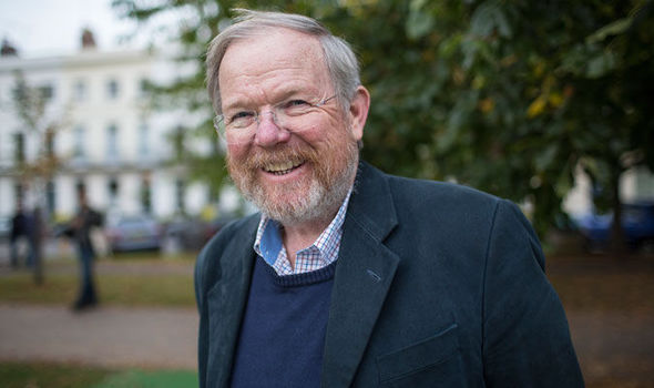 3500toendit's tweet photo. A while ago I invited the great Bill Bryson to walk with me. Sadly he was busy with his son-in-law's Land's End to John o' Groats run. But he did send a lovely message: 'Congratulations on what you are achieving with your epic walk. It is a truly heroic endeavour.' Thanks, Bill! https://t.co/Cj610HHom6