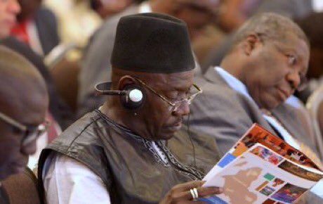 ECA_OFFICIAL's tweet photo. #SeydouSadou, Min. du commerce du #Niger, demande aux #African #CSOs d’apprendre à œuvrer ensemble &amp; à jouer des rôles pol. complémentaires « en tant que #gatekeepers #advocates #mobilizers #educators #researchers &amp; #PolicyAnalysts dans le cadre de #AfCFTA

#ImplementingAfCFTA https://t.co/nd5AWW980C