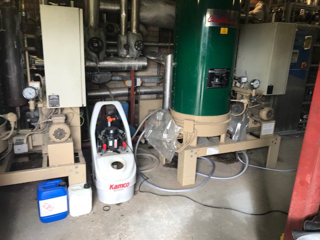 De-scaling on an industrial level takes the right know-how, the right engineers, and the right chemicals.

comfortservicesgroup.co.uk/water-treatmen…