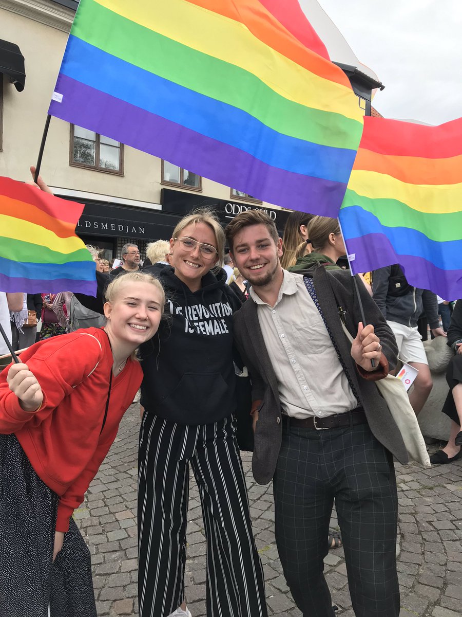 FlerUnga's tweet photo. Kärlek vinner alltid ❤️ #flerunga #almedalen https://t.co/6fFlf61ee3