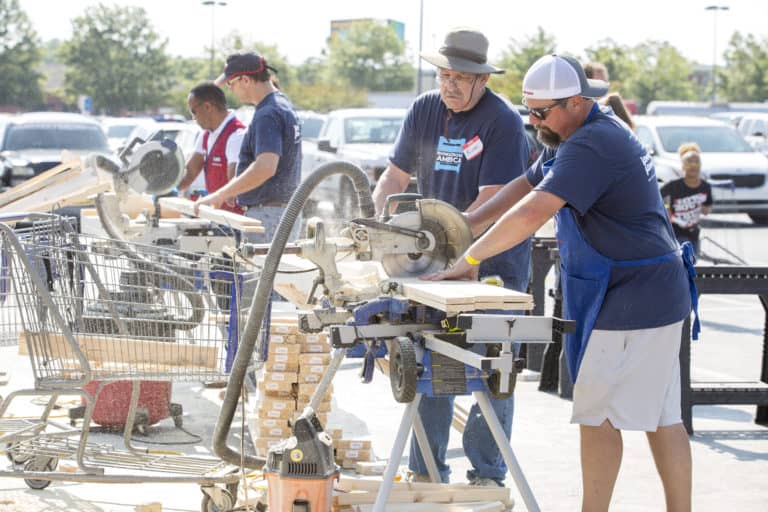 LowesCareers's tweet photo. Recently, thousands of #LowesHeroes volunteers across the country dedicated their Saturday to building something many of us take for granted β a bed. Discover the impact of @ShpBeds and #BunksAcrossAmerica here: https://t.co/hwbsv0DUxe https://t.co/edzujn4sfw