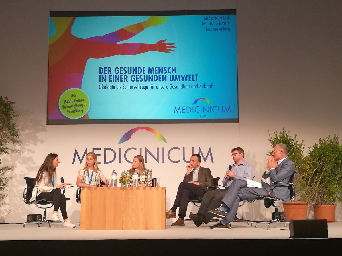 BiancaRusu94's tweet photo. Fellow EU-HEM students interacting with Matthias Braubach and Nick Fahy at the Medicinicum Conference @Lech_Zuers 
#healthylech #lechzuers https://t.co/gHhNbuh12z