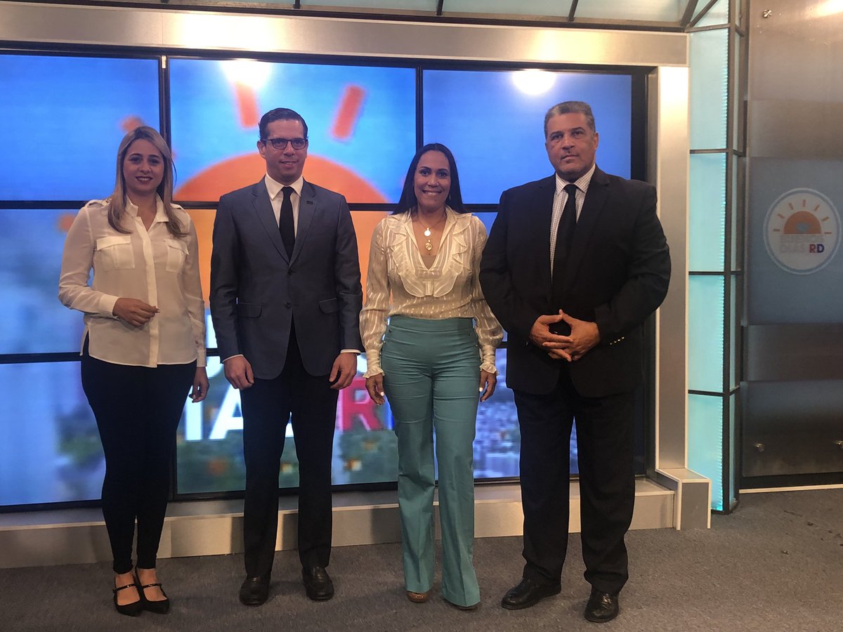 maangeles25's tweet photo. Agradecer al vicepresidente ejecutivo @CONEP_RD @cesardargam por acompañarnos en @buenosdiasrd @angelacostaf @jimenezpedro27 https://t.co/4BTbMdWw9F