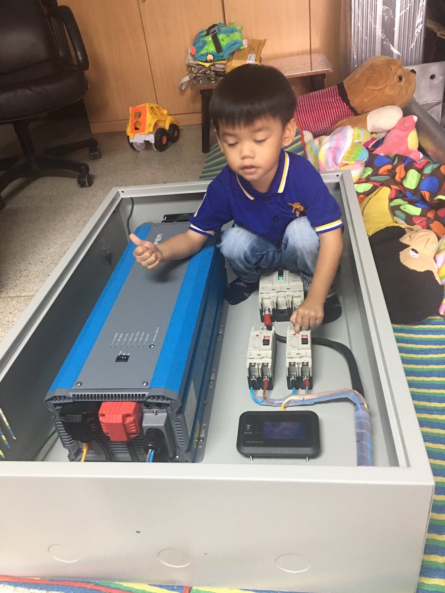 siamtriangle's tweet photo. My job https://t.co/UJ0Wy3y1Xm