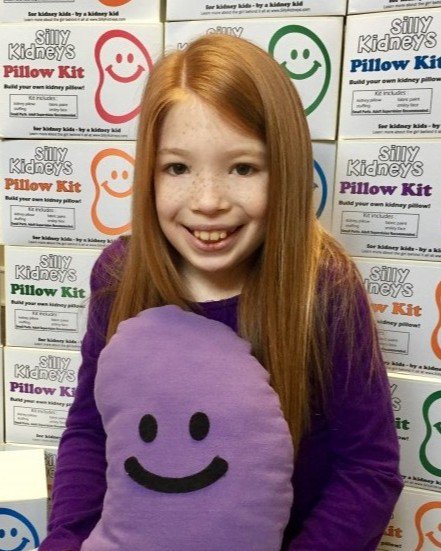 Silly Kidneys is the dream of a 6-year old (now 10!) little girl, Erin, who spent long days in the hospital. She wanted a pillow shaped like her kidney because her kidneys were silly and they wouldn’t do their job right.
fairfieldworld.com/wemakeforgood/…