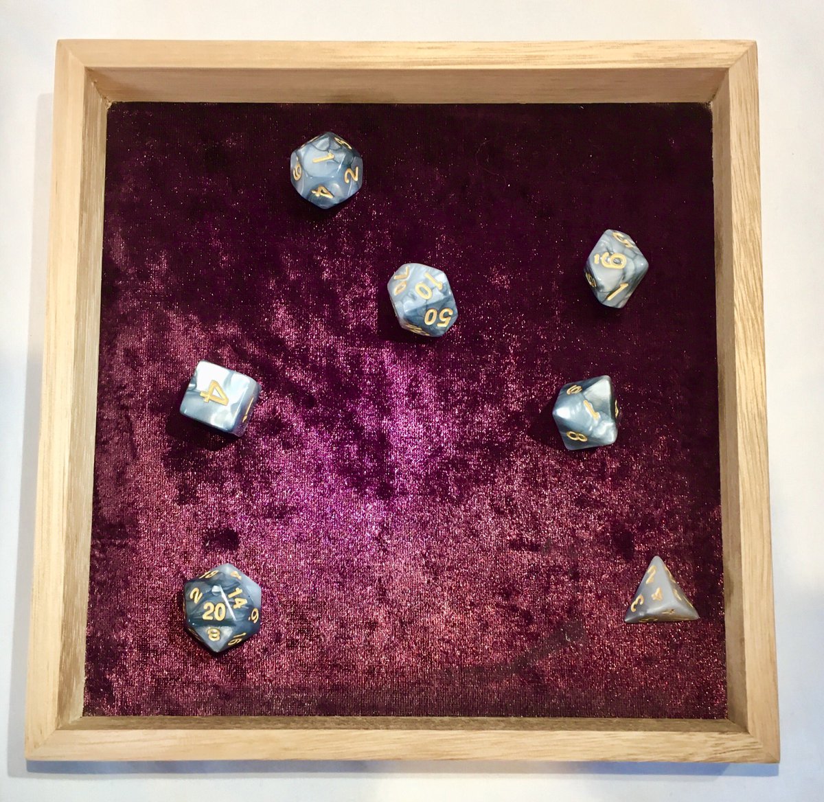 TrayTinker's tweet photo. No filter is needed for this beauty!!! Check out this gorgeous fabric paired with slate coloured dice - perfection!
.
.
.
#dungeonsanddragons #dicetrays #dicetray #handcraftedwood #supportsmallbusiness #pathfinder #magic #nofilter https://t.co/9x9XpD8q4z