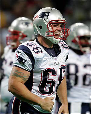 We've got Lonie Paxton days left until the  #Patriots opener!Paxton took over the Pats long snapper job as a UDFA in 2000, and held it for 9 seasonsThe 3x Super Bowl champ was a key part of some of the biggest kicks not just in Patriots history, but football history overall