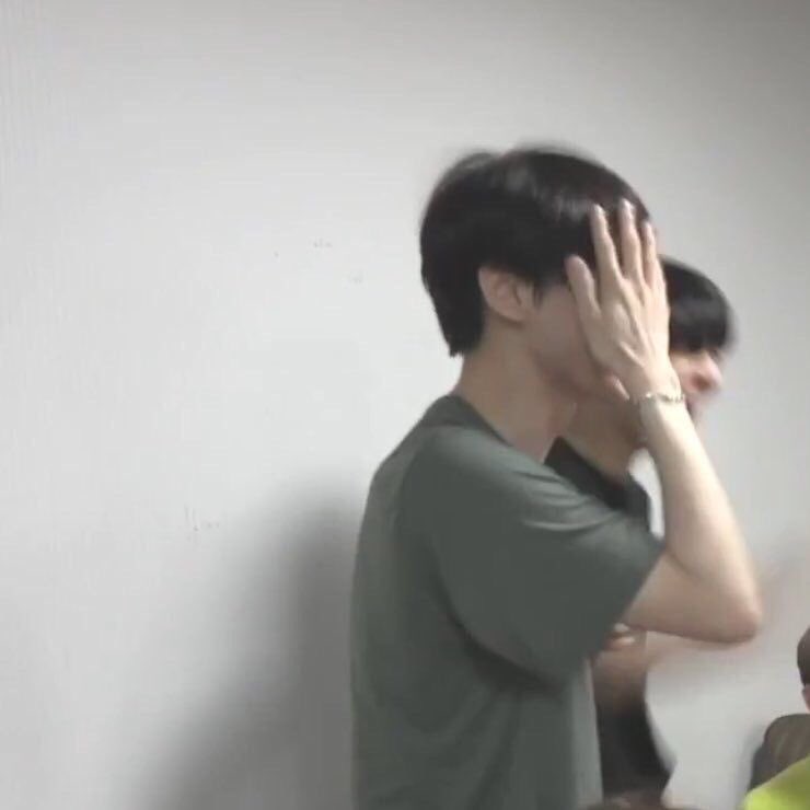 나 𝐆𝐎𝐃 (Social detox) tweet media