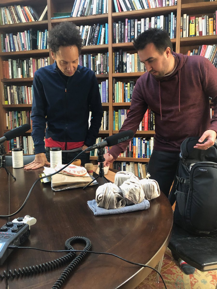 pushkinpods's tweet photo. Happy #IndependenceDay! On this #July4th #RevisionistHistory: @Gladwell shares what really happened in Boston on December 16, 1773. He explores Bohea, tire fire aroma, Mob Wives, smugglers, “bro” tea, and what it means to the American Revolution backstory. https://t.co/SzGd2BzRJZ https://t.co/NUzs3b6WSX