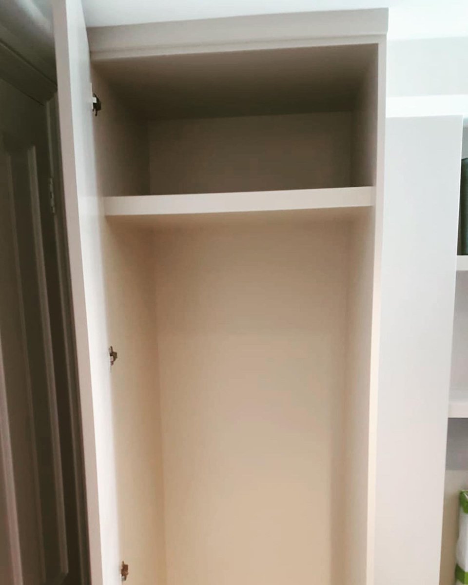 kelmscotthome's tweet photo. Painting work this week for one of our clients. 
nearly at the completion stage!

#painting #handyman #decor #cupboard #wardrobe #kelmscott https://t.co/78Em6KuBFT