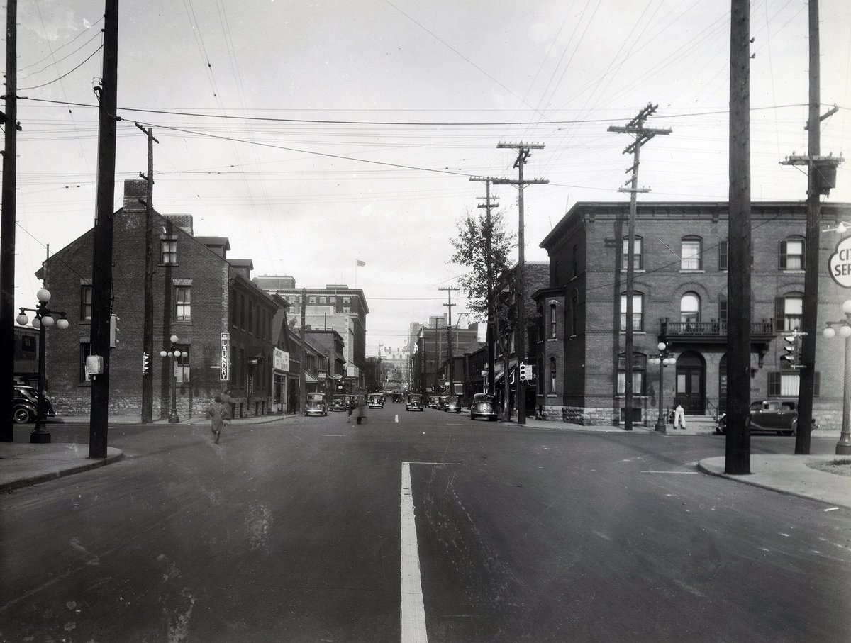BytownMuseum's tweet photo. #ThrowbackThursday: O’Connor Street near Laurier Avenue looking North c.1938. https://t.co/HxTEEvSiAY