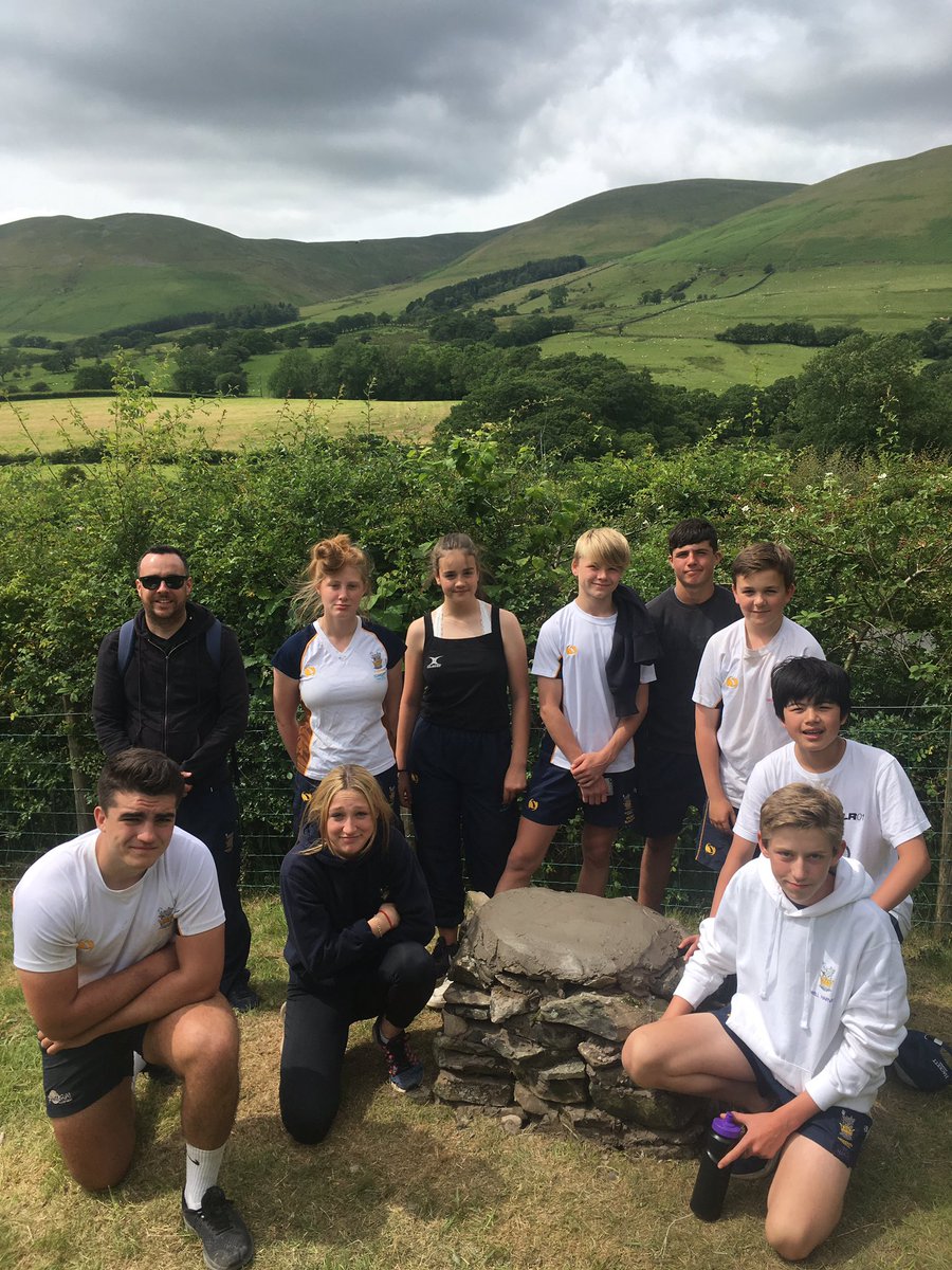 SedberghLecture's tweet image. A successful 3 days working at Cautley Picnic Area. A great, hardworking team by their majestic plinth! #Sedberghchallenge #SedberghGivesBack