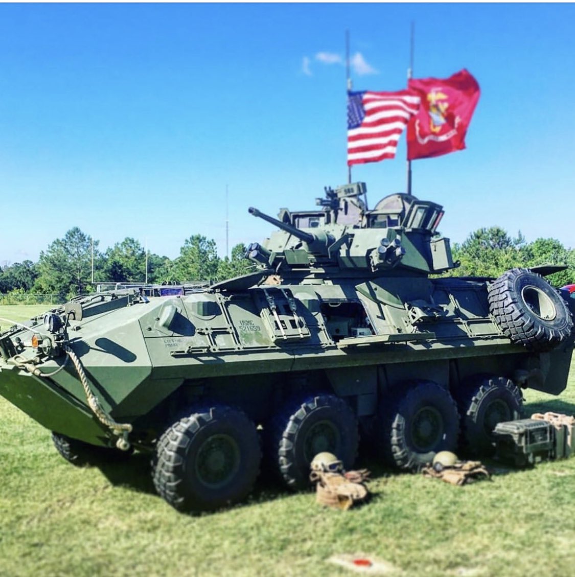 usmcaggie's tweet photo. What a great pic! Happy 4th everyone... #semperfi #oohrah #usmc #marines #3rdlar https://t.co/Pd5610xNN3