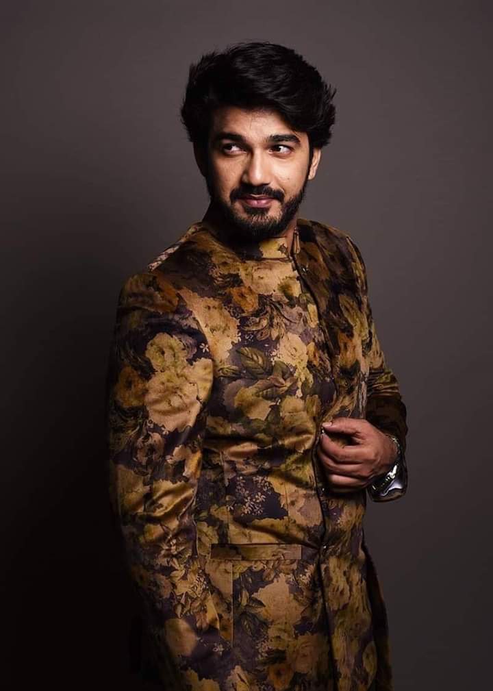 MarathiSanmaan's tweet photo. Repost: No one is you and that’s your power😀-Madhav Deochake
Follow us:@MarathiSanmaan
#MaadhavDeochake #WeekendSyle #BiggBossStyle #BB2
#madhavdeochake #maheshmanjrekar #marathiactors #biggbossmarathi2 #biggbossmarathi #biggboss #colorsmarathi #instamarathi #MarathiSanmaan https://t.co/QW71qGMuIG
