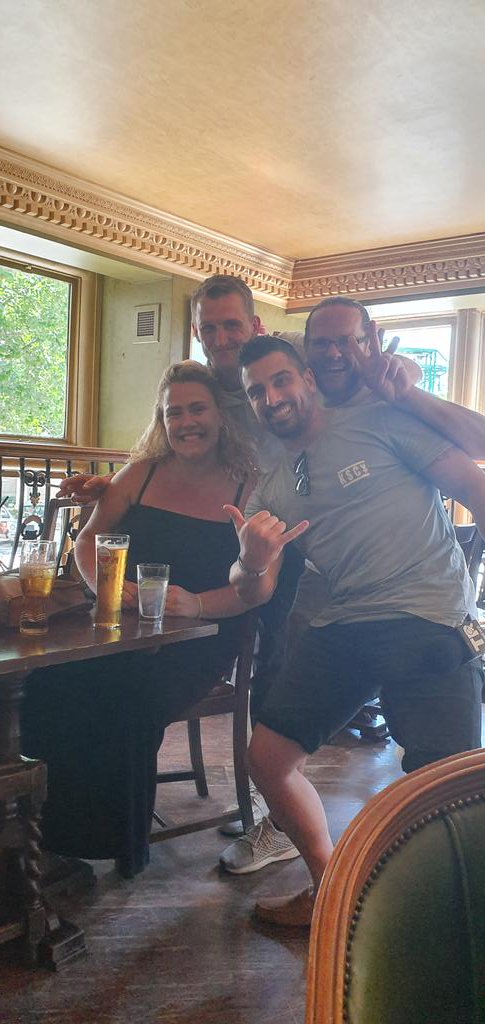 laskey54's tweet photo. In the boozer with @OzraeliAvi . Love you https://t.co/NmfNUNgV6o