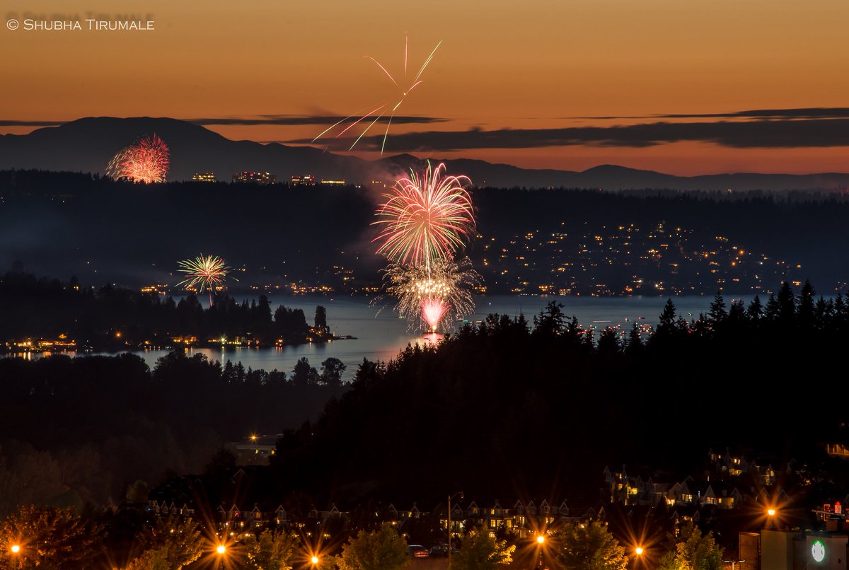 GrandRidgePlaza's tweet photo. Wishing you all a wonderful Fourth of July! We're planning to enjoy the fireworks over Lake #Sammamish & beyond from our vantage point in #Issaquah Highlands. Enjoy the spectacle!
PC: @Shubhatirumale #IssaquahHighlands #SeattleFireworks #LoveWhereYouLive https://t.co/PVqFNVqXav