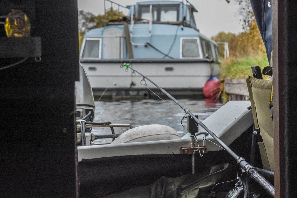 Love this shot from the back of Nick Helleur’s boat on the river 

#gonefishing #teamwychwopod #rivercarping #chasingakipper