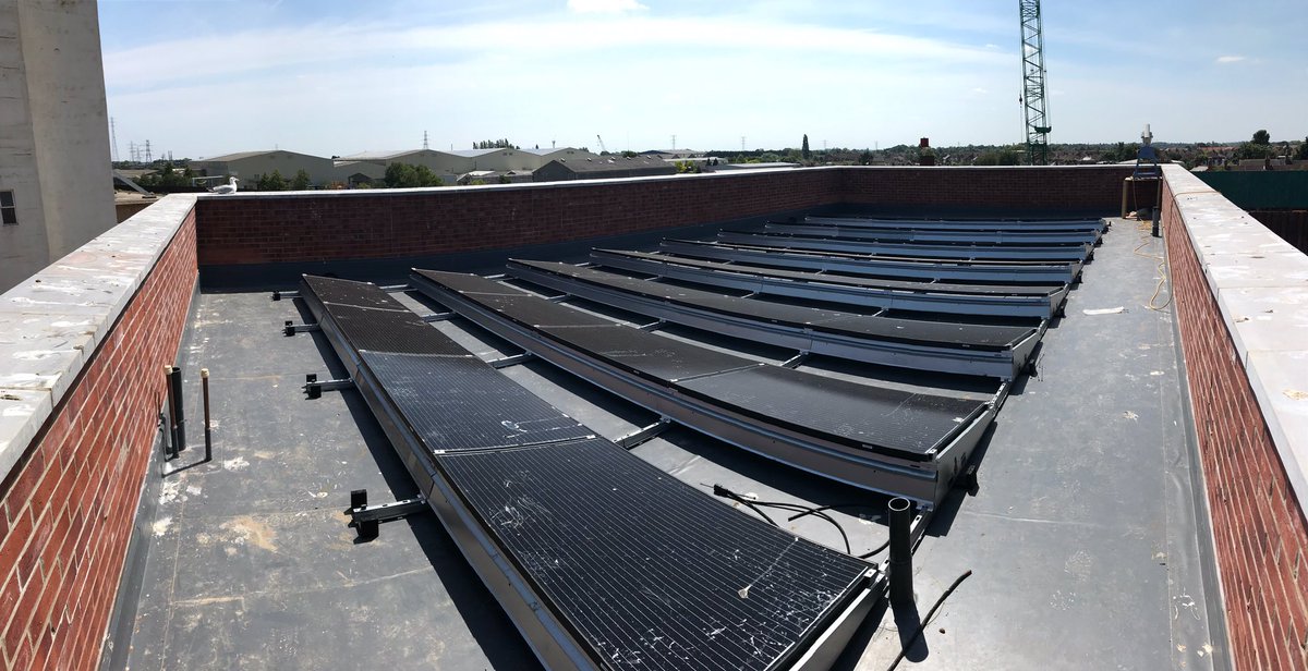BostonBarrierEA's tweet image. Lovely day for a site tour!☀️ The back up power generator for the control building has now been fitted along with #solar panels on the roof. #RenewableEnergy #whatiscivilengineering #teamea