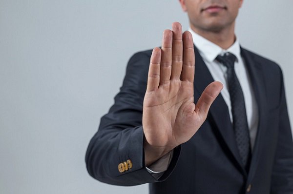 To protect retail investors, the AMF bans the marketing, distribution or sale of #binaryoptions from 2 July along with restrictions on #CFDs from 1st August in France ➡️ bit.ly/2XqVT1E
