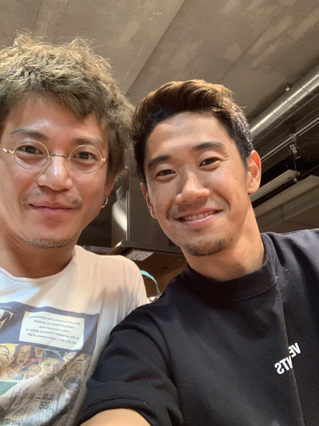 おぐりまにあ Sur Twitter 香川真司さんのインスタ T Co Zbp9oauddv もの凄いメンバー これこの間藤森さんがインスタで 友人の家で飲んで寝て起きたらあの香川選手がいた って言ってた会だ やっぱり小栗家だったのね 笑 小栗旬 香川真司