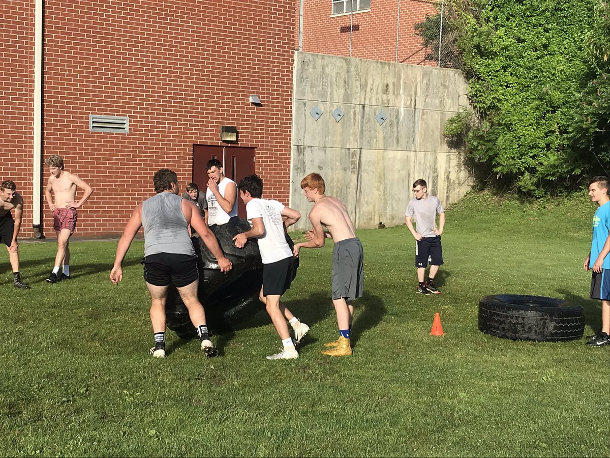 coachmurt's tweet photo. Some good, functional work at Sparq this week! @LarryWiser https://t.co/NA7y9KoRTW