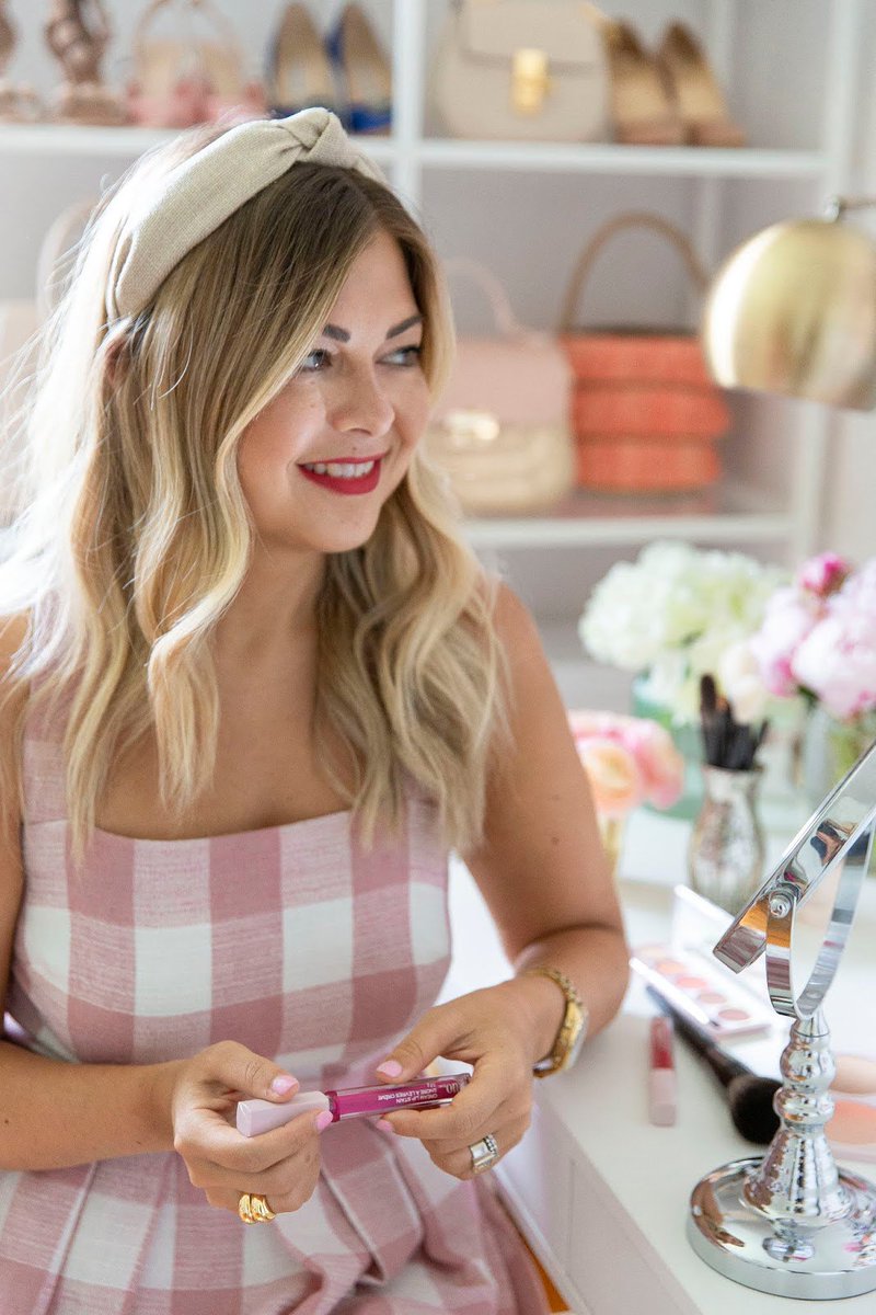 To glow-up you gotta brush up! SO excited that one of my fav brush brands, #QuoCosmetics, has launched a cruelty-free, synthetic fibre line at <a href="/ShopprsDrugMart/">Shoppers Drug Mart</a>. To find out which brushes have quickly become my favourites! Learn more here: suburbanfauxpas.com/2019/07/quo-br… #ad