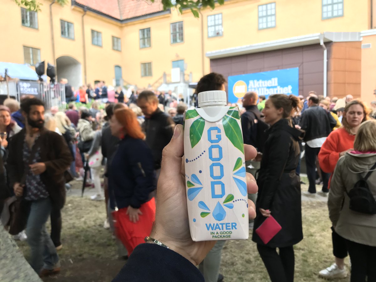 Vi är stolt sponsor av Stora Hållbarhetskvällen i #Almedalen2019. Genom vårt samarbete med Aktuell Hållbarhet kan deltagarna njuta av vatten i en god förpackning. För att alla goda val räknas! tetrapak.com/se/sustainabil…
