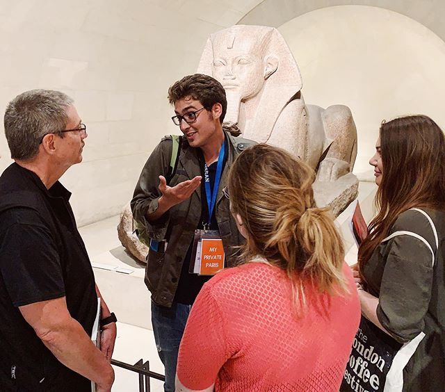 Our guide Lucien, in action at the Louvre! 🖼 Don’t get lost at the biggest museum in the world – book a private tour with one of our amazing guides and discover the best the Louvre has to offer! ✨ Link in bio 🤩 ift.tt/2FPF3DS