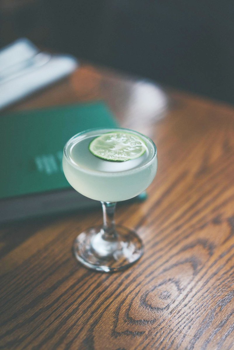 LittleJumboBC's tweet photo. Help us settle another garnish debate --> dehydrated lime wheel, or fresh lime wheel?
Let us know in the comments 👇
#yyjcocktails #cocktailcommunity #cocktailculture #daiquiri #cocktailgarnish https://t.co/2jYnAqroen