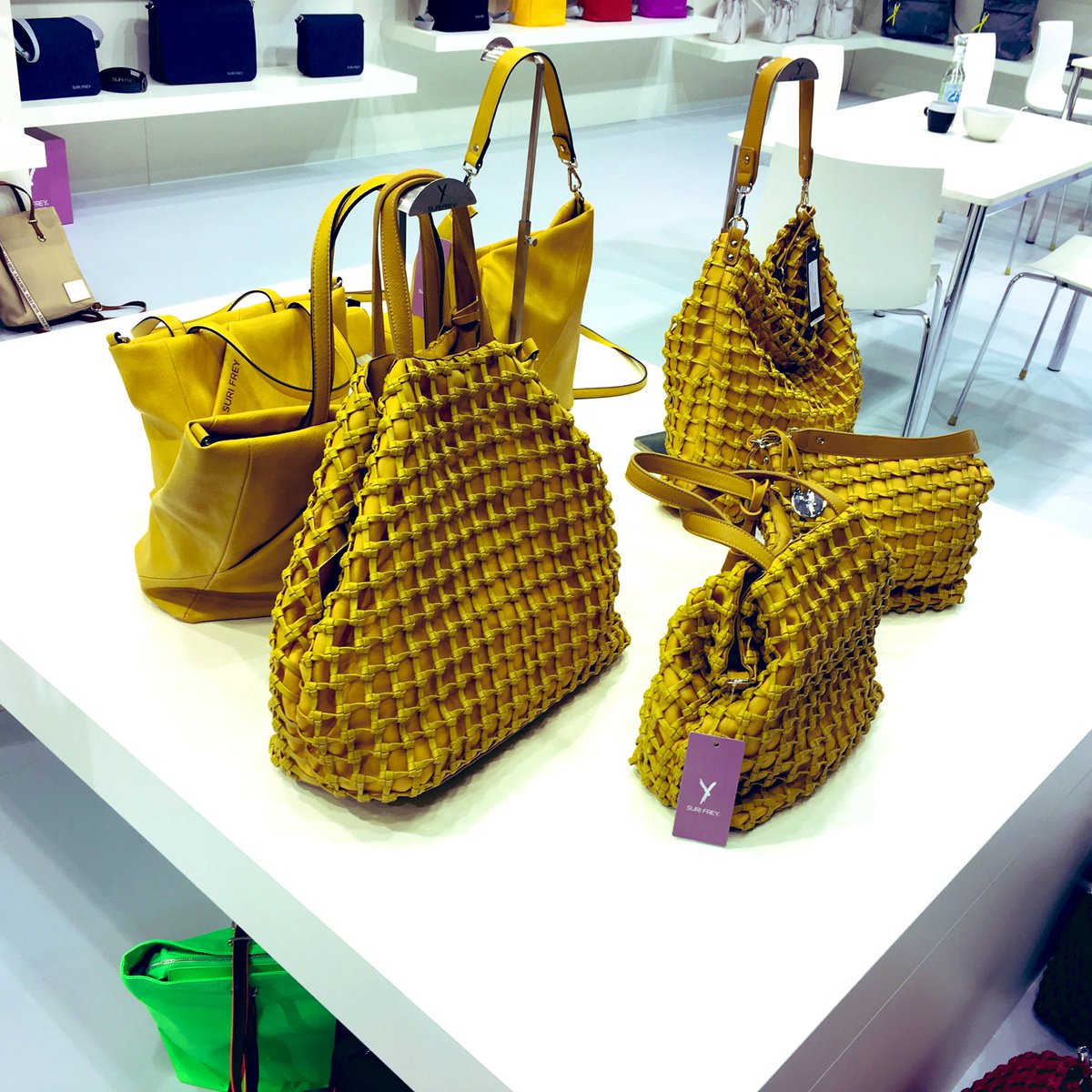 TrendJam_de's tweet photo. #ModeFarben für #Frühjahr und #Sommer ☀️2020 auf der #PANORAMA in #Berlin entdeckt. #Amber #Senf #Ocker #Mais #Erdnuss #Honig #Weizen #yellow @bfw2019 https://t.co/WpnElLnqM2