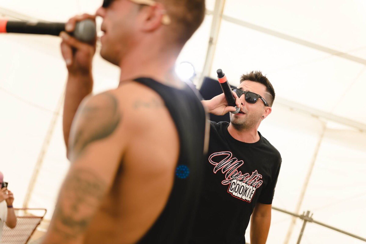 ¡ESCENARIO EL FARO WEEKEND BEACH 2019! 

📆Jueves 4 de julio.
Aquí te mostramos un resumen de los artistas que han protagonizado hoy el cartel de nuestro Escenario El Faro: <a href="/GIOSER_MUSIC/">GIOSER 🇪🇸</a>, Antonio Hierro Dj, <a href="/BlakeGC/">BLAKE</a> y <a href="/DanteACMusic/">DANTE</a> y @kultokultibo. @🔝