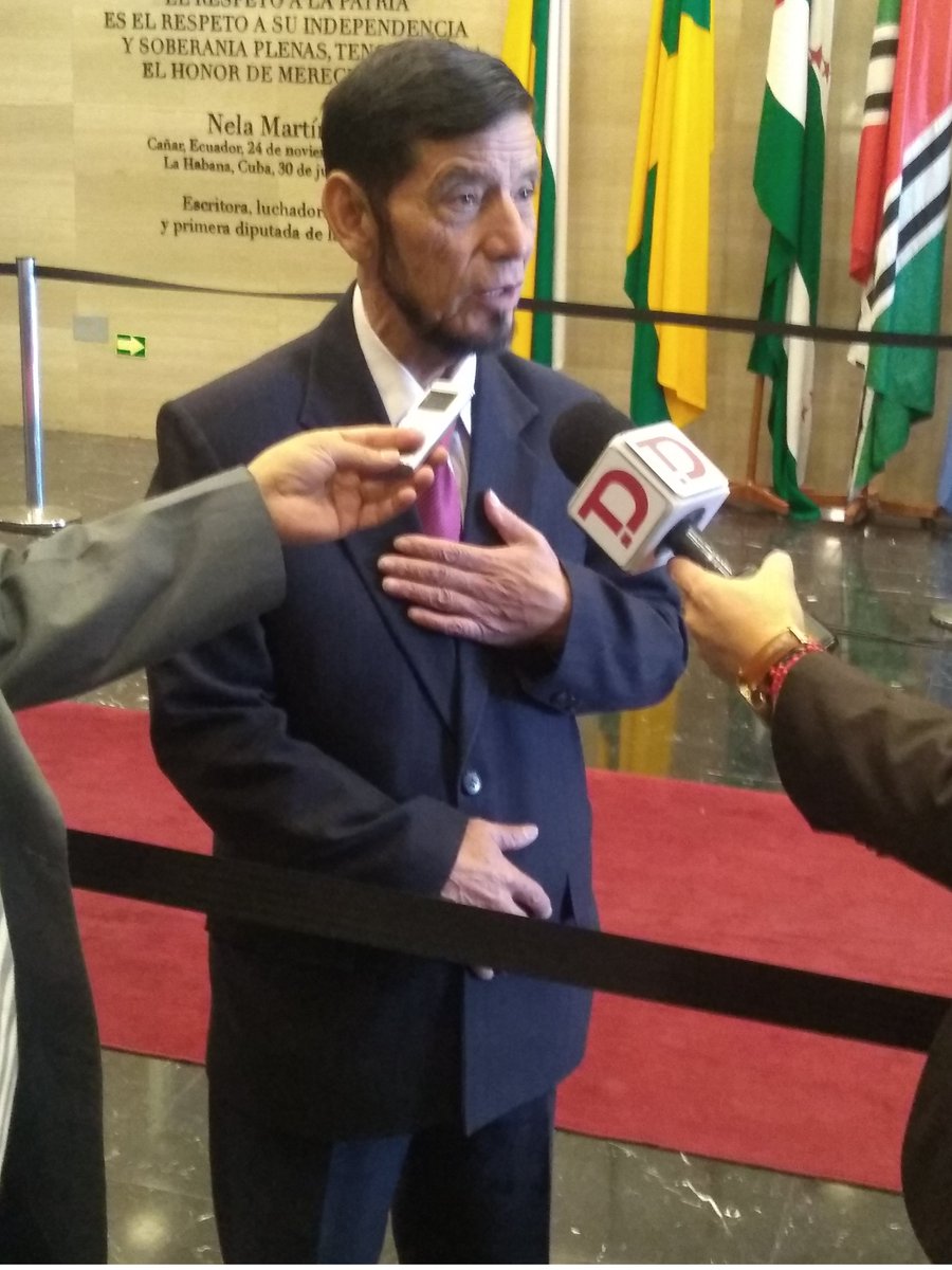 El asambleísta <a href="/IsCruzCambio62/">Israel Cruz Proaño</a> (BIN), ante los  medios de comunicación comentó sobre el Proyecto de Ley de Registro  Nacional de Violadores, Abusadores y Agresores Sexuales de Niñas, Niños y  Adolescentes. Además discutió sobre la LOEI, en la mesa legislativa correspondiente.